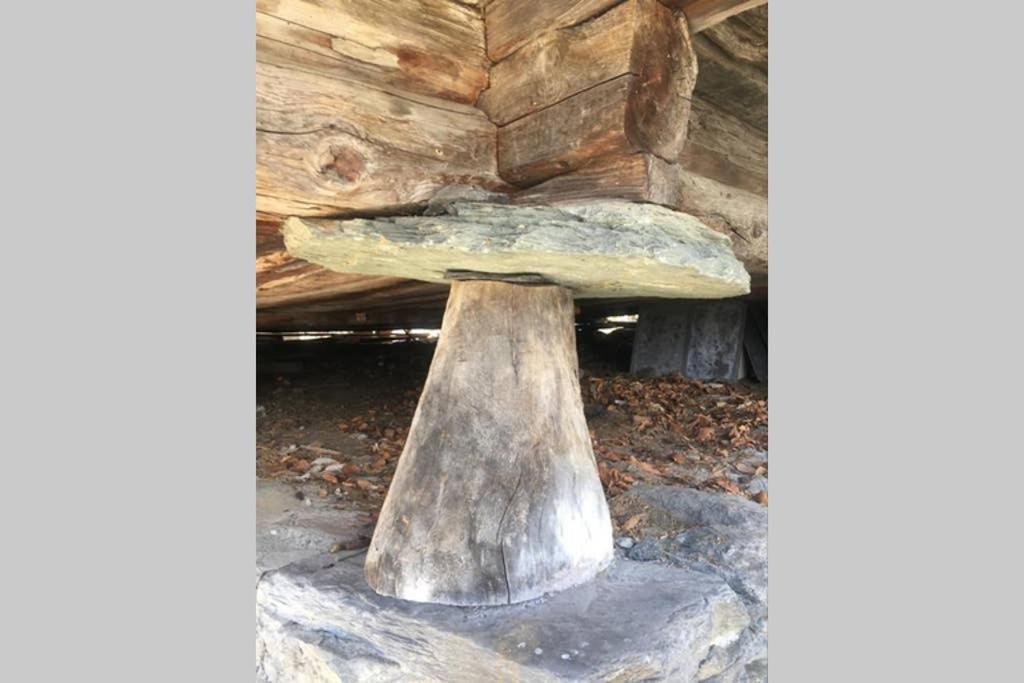 La Cabane De L'Homme Tranquille Le Tretien Buitenkant foto
