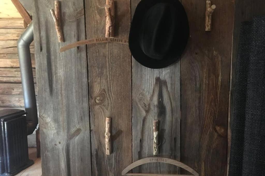 La Cabane De L'Homme Tranquille Le Tretien Buitenkant foto